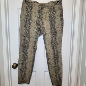 Judy Blue Sz 16W Skinny Mid Rise, Snake Skin Jeans
